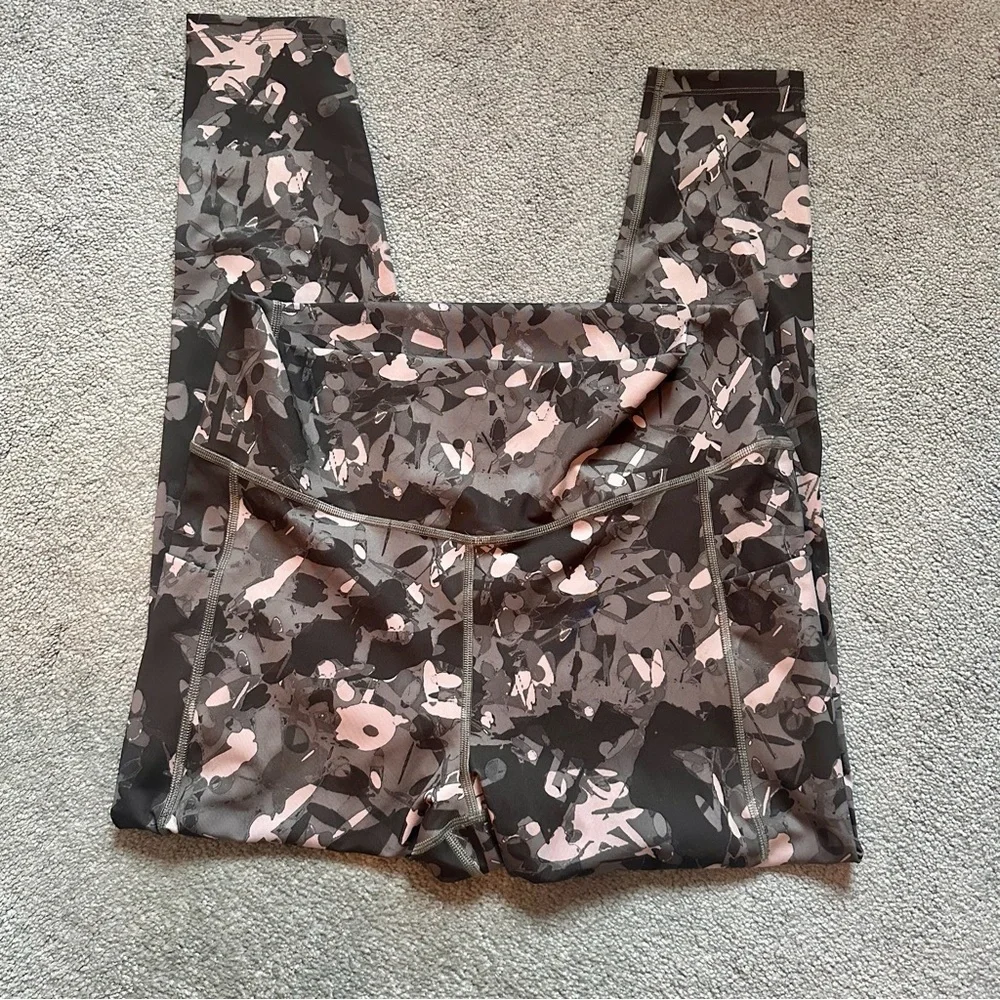 The North Face Grey and Light Pink printed leggings size XXL - Picture 2 of 6